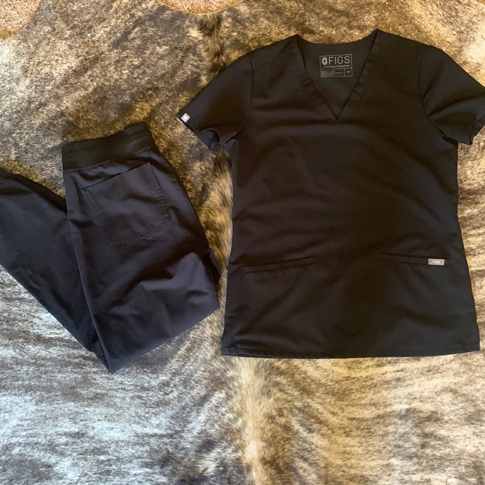 FIGS Black XS Scrub Set